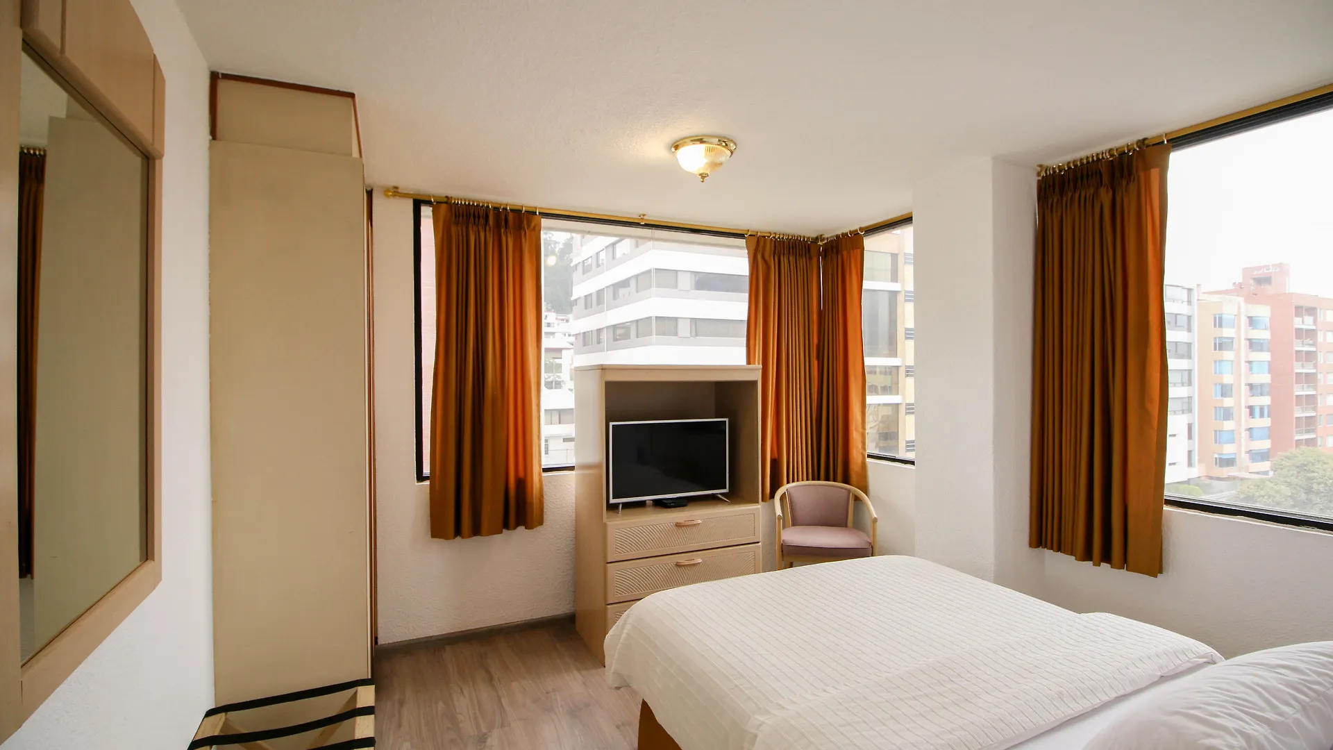 Stanford Suites Hotel Quito 3*,  Ecuador
